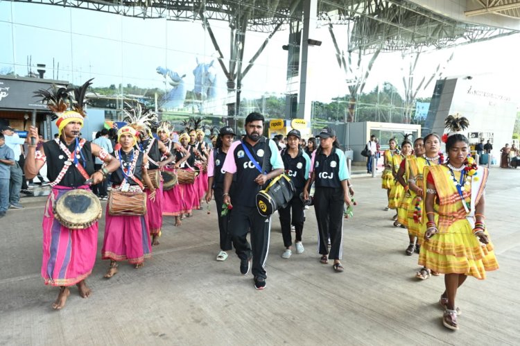 छत्तीसगढ़ में होगा खिलाड़ियों का महाकुंभ : खेलो इंडिया ट्राइबल गेम्स’ में जुटेंगे 3 हजार खिलाड़ी, रायपुर एयरपोर्ट पर परंपरा संग भव्य स्वागत