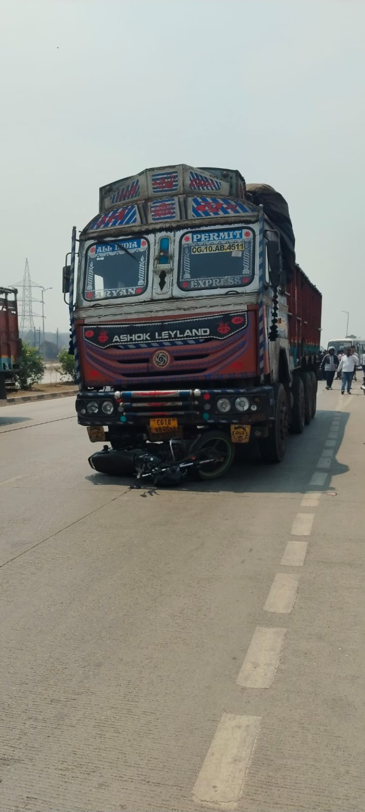 Raipur Breaking : ट्रक ने बाइक सवार को रौंदा, 100 मीटर तक घसीटने से मौके पर मौत