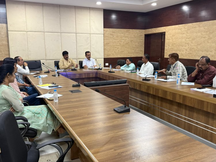 शासन के कार्यों को समय पर पूर्ण करें : संजय श्रीवास्तव