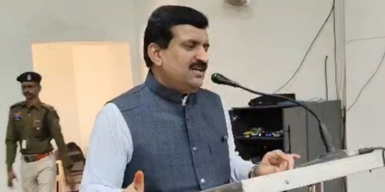 डायन-टोनही के संदेह में महिला प्रताड़ना शर्मनाक : डॉ. दिनेश मिश्र