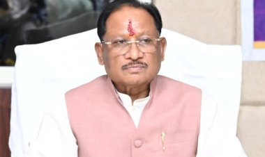 जब मुख्यमंत्री ने अधिकारी को लगाई फटकार : कहा-मीटिंग से बाहर जाओ-अपने सचिव से सही जानकारी लेकर आओ