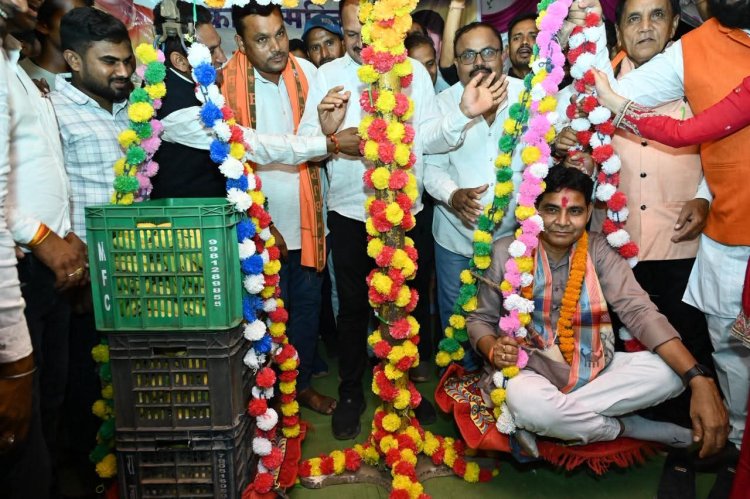 मंत्री टंकराम वर्मा का जन्मदिवस बना धर्म, सेवा,संस्कृति और मानवता का श्रेष्ठ उदाहरण,सभी ने अपने विधायक को फलों से तौला
