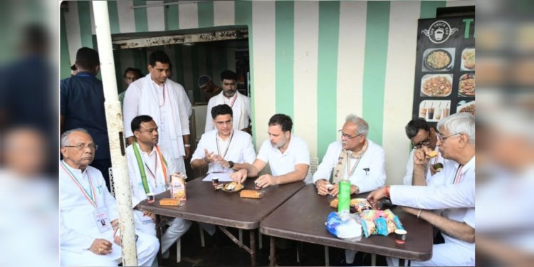 काफिला रुका-कैमरे चले: नवा रायपुर में राहुल गांधी का 'टेस्ट ब्रेक',कांग्रेस नेताओं संग पहुंचे मैगी पॉइंट