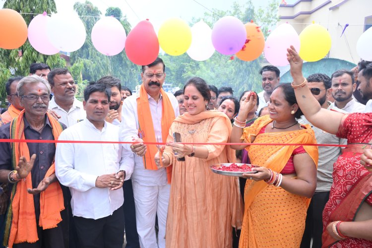 रायपुर को मिले दो नए मॉडर्न गार्डन :डेढ़ करोड़ की परियोजना का लोकार्पण, ग्रामीण क्षेत्र में 1.43 करोड़ के विकास कार्यों का भूमिपूजन