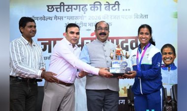 डिप्टी सीएम अरुण साव ने कॉमनवेल्थ गेम्स की सिल्वर मेडलिस्ट ज्ञानेश्वरी यादव और माता-पिता का किया सम्मान